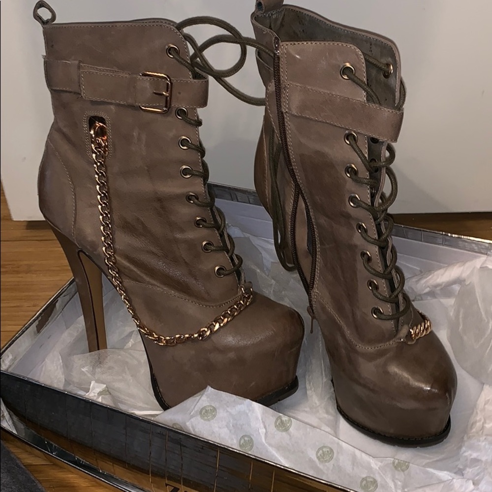Zigi Girl “slate’ Bo platform shoes